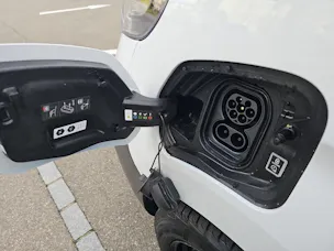 Opel Vivaro-e Brückenaufbau 3.5 t M 50kWh