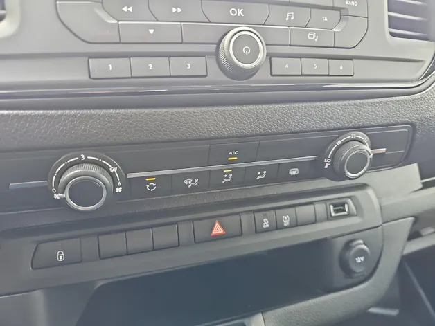 Opel Vivaro-e Brückenaufbau 3.5 t M 50kWh