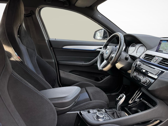 Vehicle image BMW X2