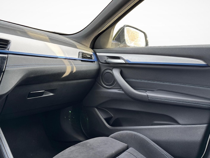 Vehicle image BMW X2