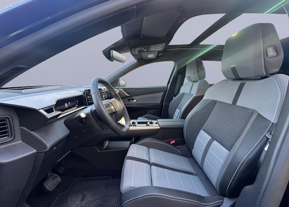 Vehicle image 9 Vehicle image 9