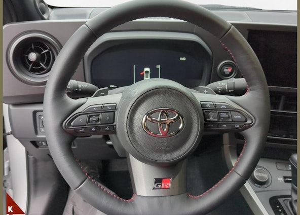 Vehicle image 9 Vehicle image 9