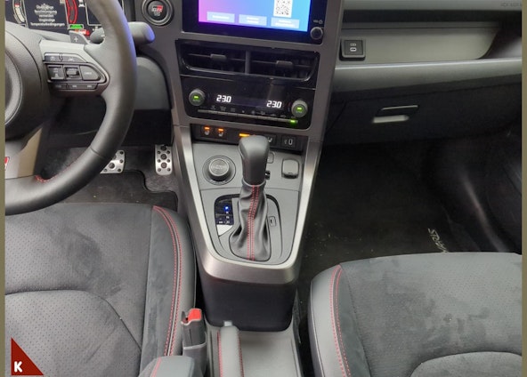 Vehicle image 14 Vehicle image 14