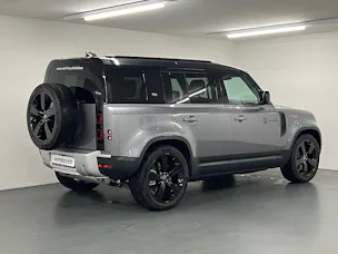 Land Rover Defender 110 3.0 I6 SE