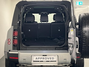 Vehicle image LAND ROVER Defender 110 3.0 I6 SE