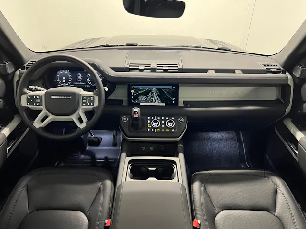 Land Rover Defender 110 3.0 I6 SE
