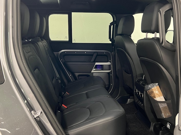 Vehicle image LAND ROVER DEFENDER