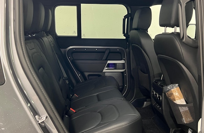 Vehicle image 4 Vehicle image 4