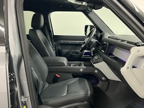 Vehicle image LAND ROVER Defender 110 3.0 I6 SE