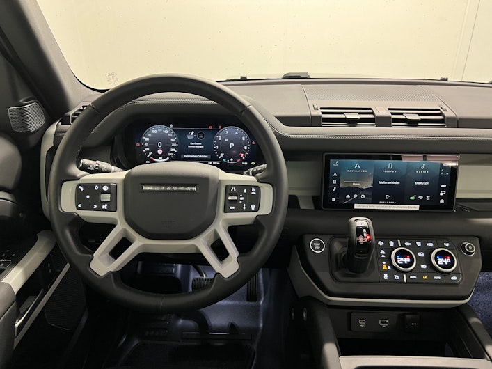 Vehicle image LAND ROVER DEFENDER