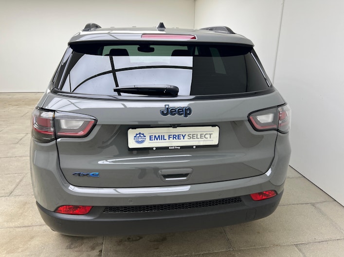 Vehicle image JEEP COMPASS