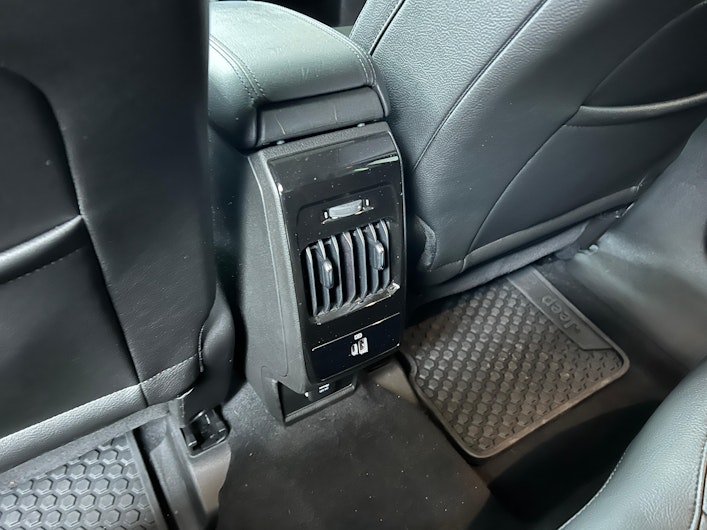 Vehicle image JEEP COMPASS