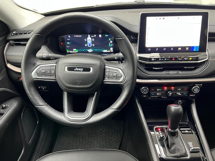 Vehicle image JEEP COMPASS