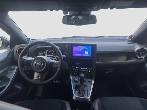 Vehicle image 28
