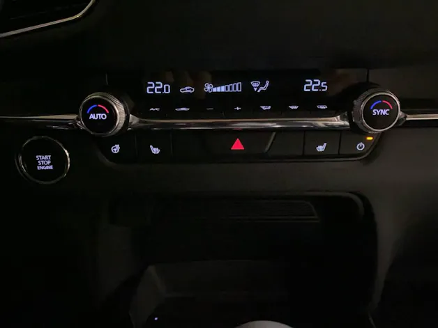 Mazda CX-30 eSX186 AWD AT Takumi SUNR Leder Weiss