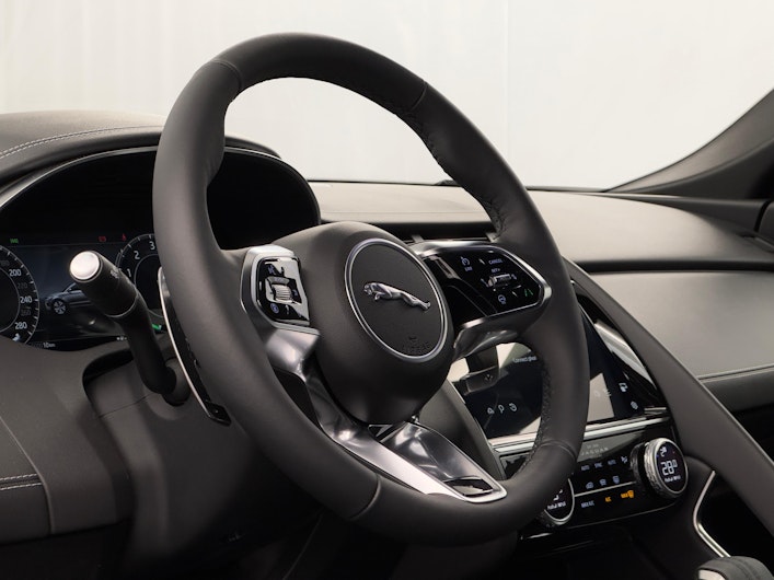 Vehicle image JAGUAR E-PACE