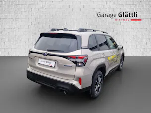 Subaru Forester Station 2.0i e-Boxer Swiss Plus