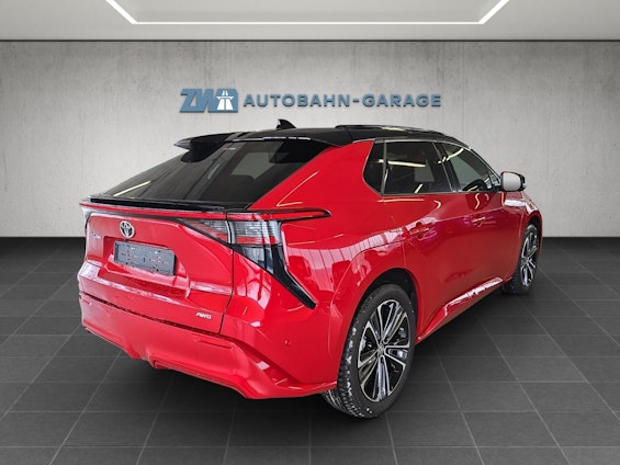 Vehicle image 4 Vehicle image 4