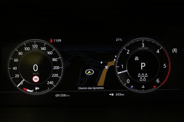 Vehicle image 13