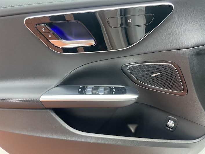 Vehicle image MERCEDES-BENZ C 220