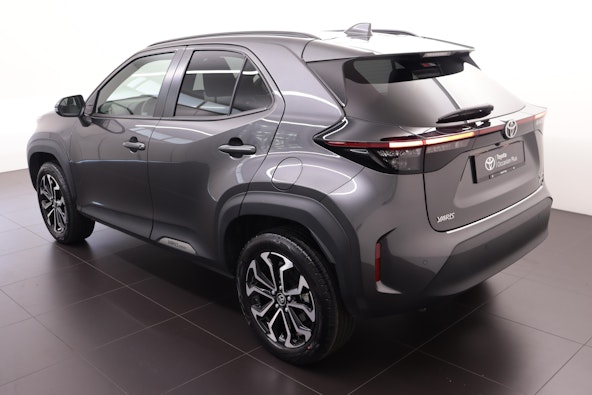 Vehicle image 6