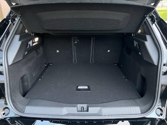 Vehicle image 10 Vehicle image 10