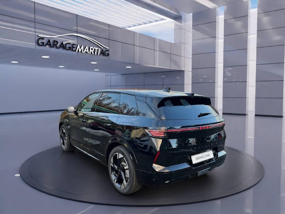 Vehicle image 3 Vehicle image 3