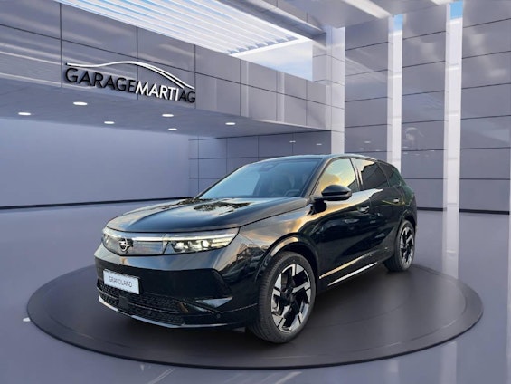 First vehicle image First vehicle image