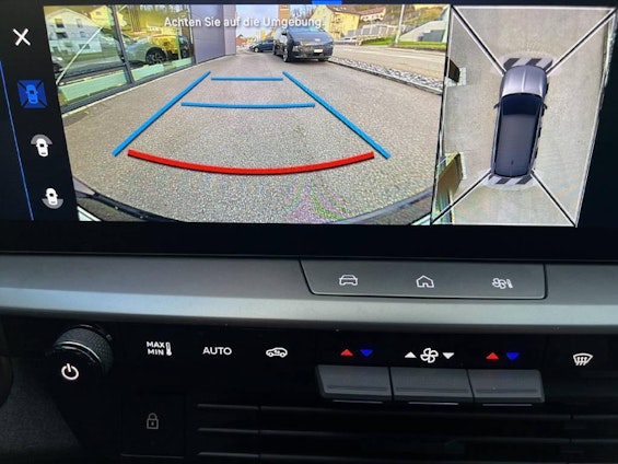 Vehicle image 8 Vehicle image 8