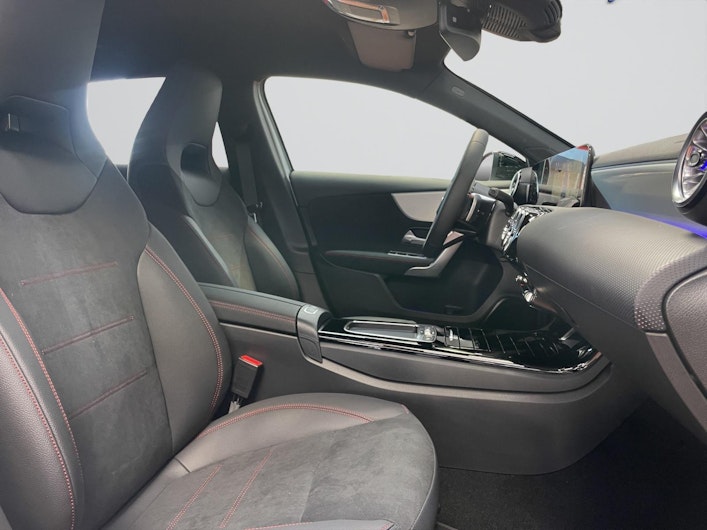 Vehicle image MERCEDES-BENZ A 200