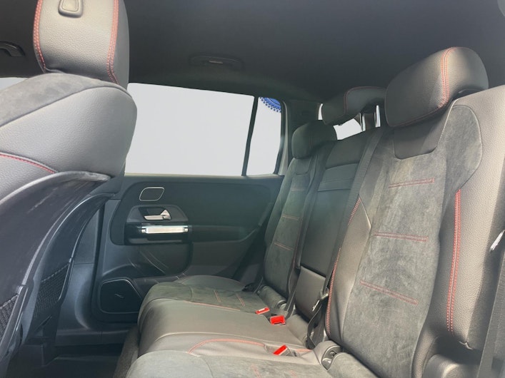 Vehicle image MERCEDES-BENZ GLB 220