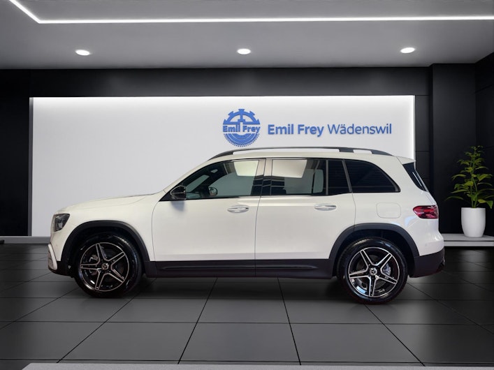 Vehicle image MERCEDES-BENZ GLB 220