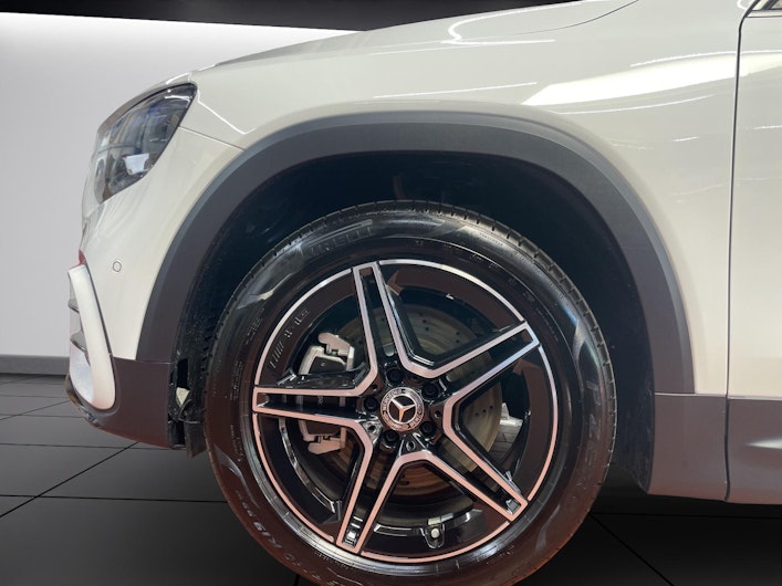 Vehicle image MERCEDES-BENZ GLB 220