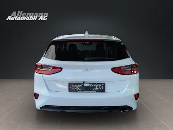 Vehicle image 4 Vehicle image 4