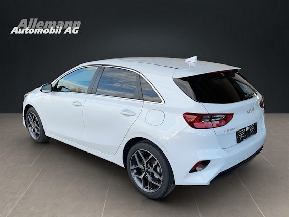 Vehicle image 3 Vehicle image 3