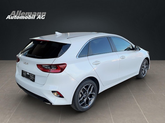 Vehicle image 5 Vehicle image 5