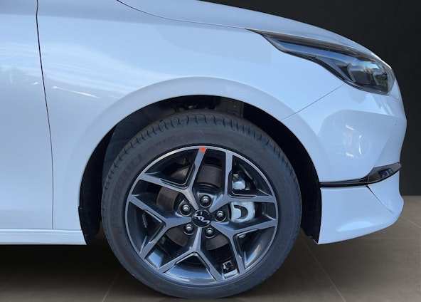 Vehicle image 14 Vehicle image 14