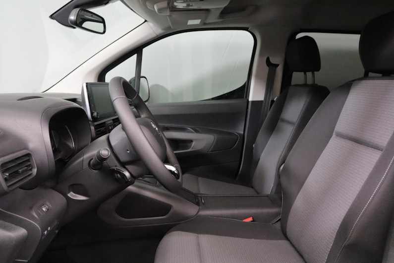 Vehicle image TOYOTA PROACE CITY VERSO