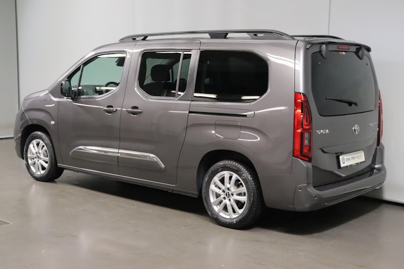 Vehicle image TOYOTA PROACE CITY VERSO