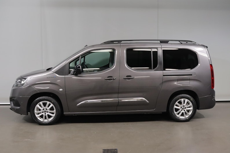 Vehicle image TOYOTA PROACE CITY VERSO