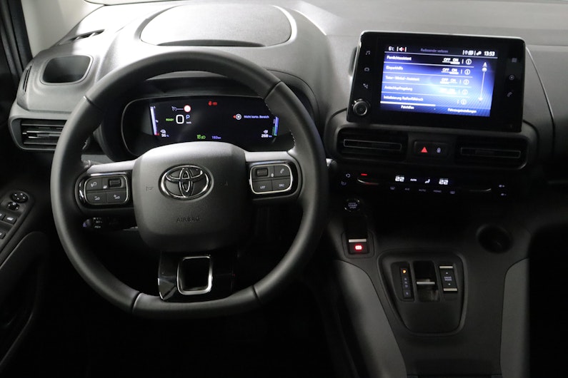 Vehicle image TOYOTA PROACE CITY VERSO