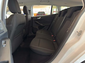 Vehicle image FORD Focus Station Wagon 1.0i EcoB Hybrid 155 Titanium