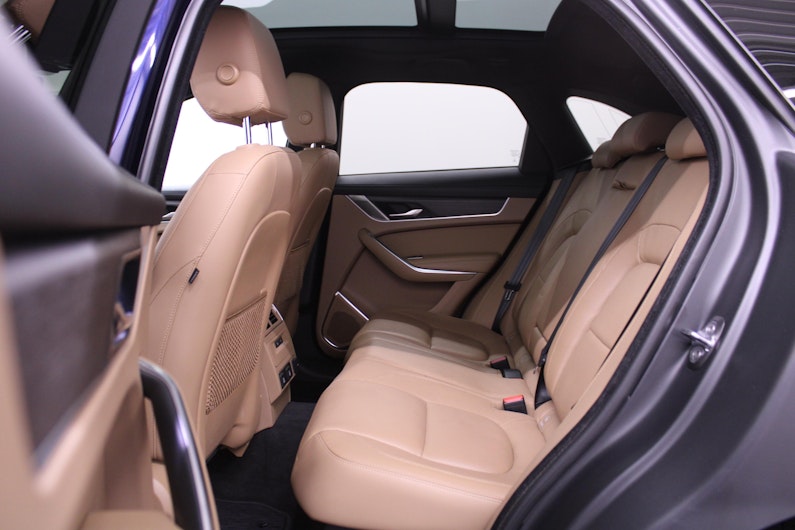 Vehicle image JAGUAR F-PACE