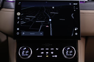 Vehicle image JAGUAR F-Pace 3.0 I6 SE AWD