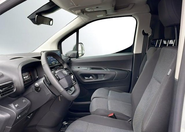 Vehicle image 3 Vehicle image 3