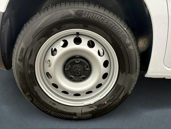 Vehicle image 6 Vehicle image 6