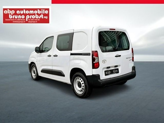 Vehicle image 8 Vehicle image 8