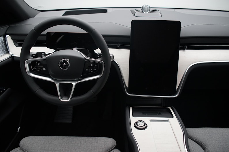 Vehicle image VOLVO EX 90