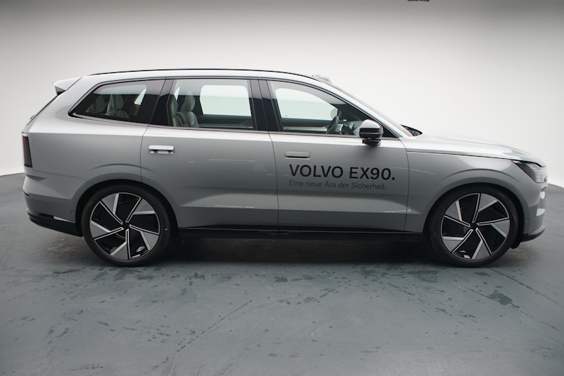 Vehicle image VOLVO EX 90
