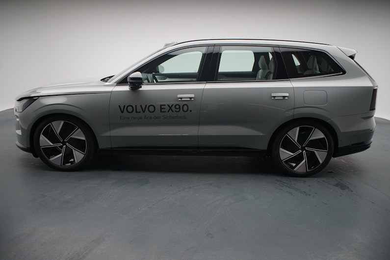 Vehicle image VOLVO EX 90